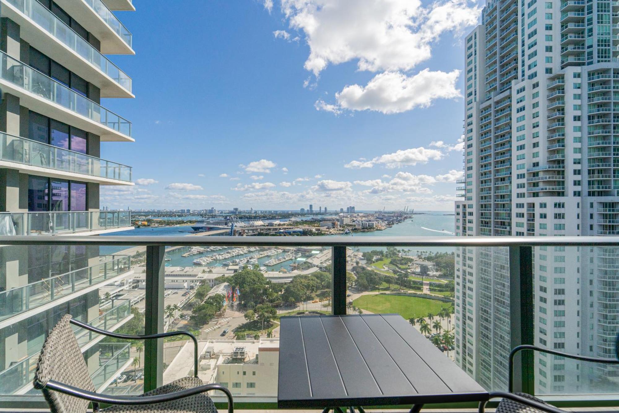Devereaux Miami Luxury One-Bedroom And Studios エクステリア 写真