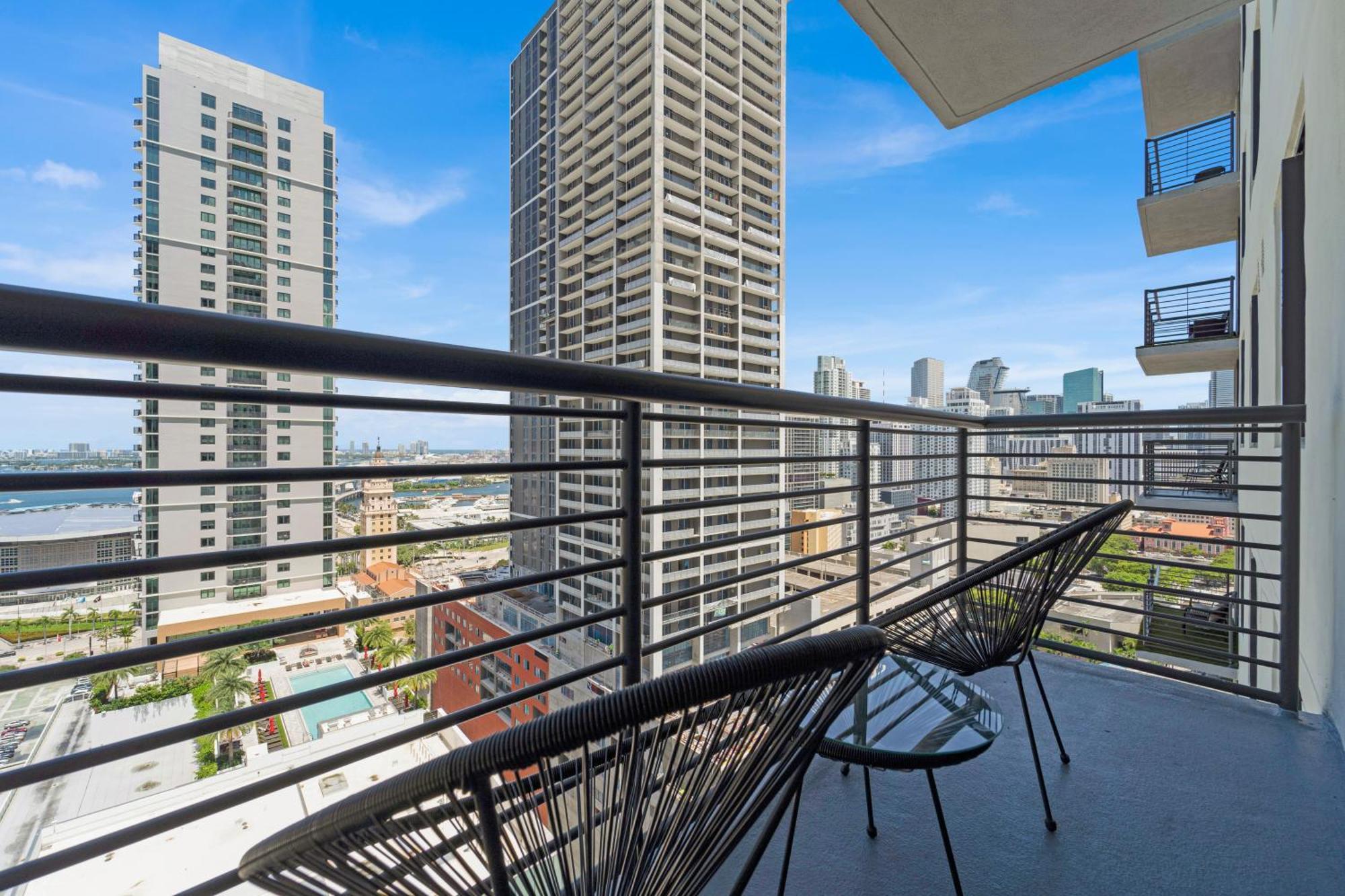 Devereaux Miami Luxury One-Bedroom And Studios エクステリア 写真