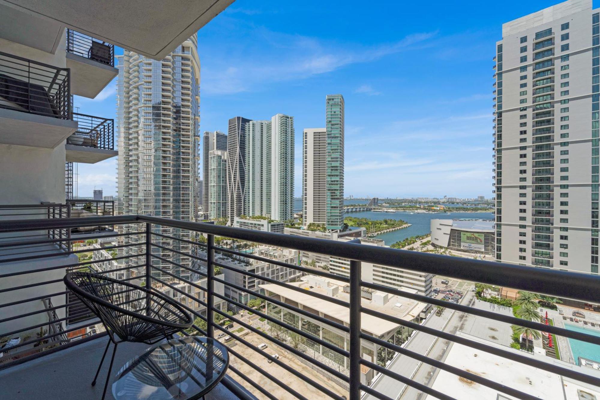 Devereaux Miami Luxury One-Bedroom And Studios エクステリア 写真